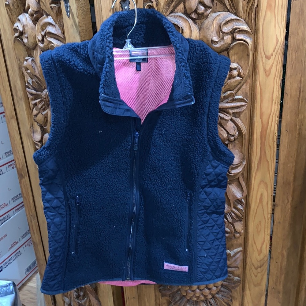 EUC Vineyard Vines medium navy fleece vest